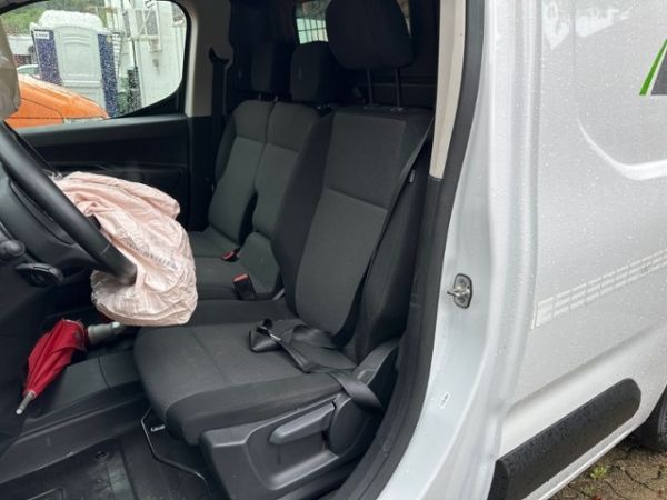 Toyota Kasten Active L1 50KWH PROACE CITY Van [SC]
