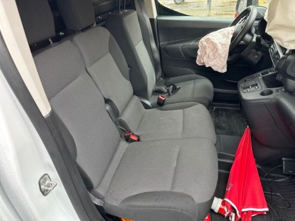 Toyota Kasten Active L1 50KWH PROACE CITY Van [SC]