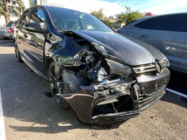 VW 2.0 TSI R DSG 4motion Golf VI [SC]