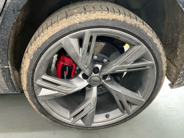 Audi 4.0 V8 TFSI quattro TTronic RS6 Avant [SC]