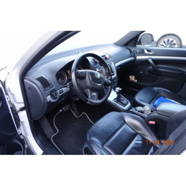 Skoda 2.0 TDI RS DSG Octavia Combi [SC]