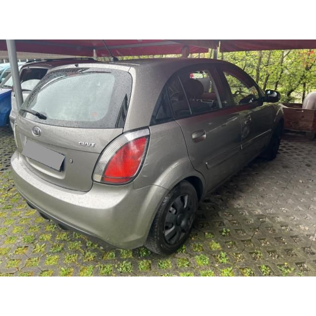 Kia 1.6 CVVT Spirit Rio [SC]